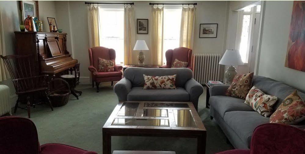 Windflower Inn Great Barrington Buitenkant foto
